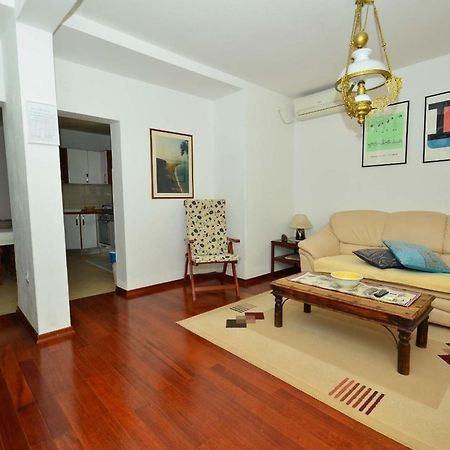 Apartments Fani Kanun Бол Екстер'єр фото