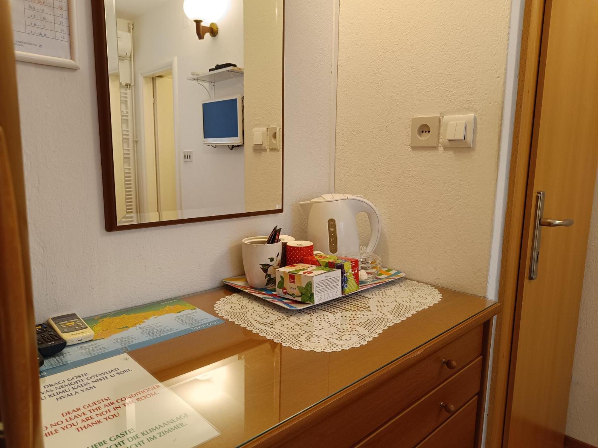Apartments Fani Kanun Бол Екстер'єр фото